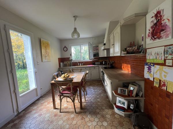 Maison  6 pièce(s)  4 chambre(s)  144 m²