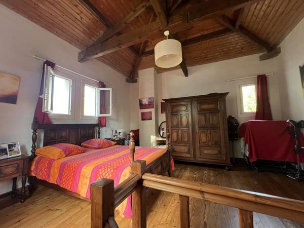 Maison  6 pièce(s)  4 chambre(s)  144 m²