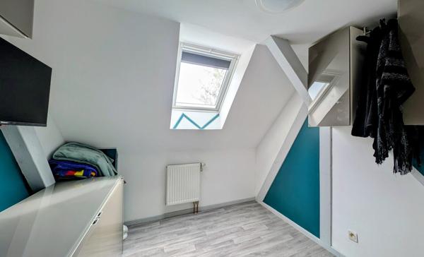 Maison familiale éco-énergétique avec terrasse et grand garage