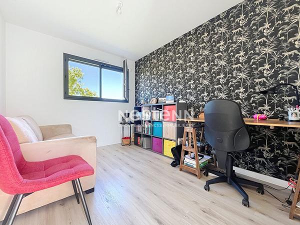 A vendre - Maison contemporaine 4 chambres, 130 m², avec jardin et garage dans le bourg de "Saint Lambert La Potherie"