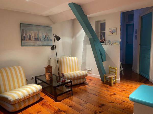 Maison de ville hyper centre Tarbes Brauhauban 5 chambres,260M2 habitables, garage, dépendances, jardin 655M2.