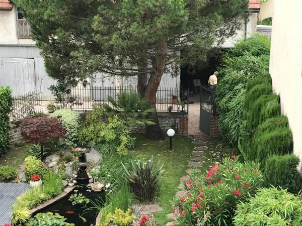 Maison de ville hyper centre Tarbes Brauhauban 5 chambres,260M2 habitables, garage, dépendances, jardin 655M2.