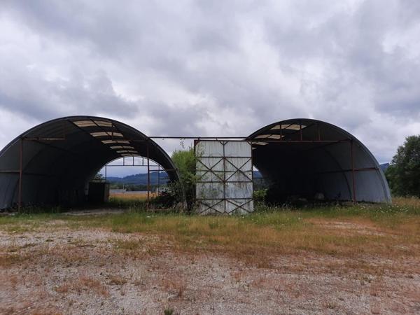 EGLETONS - Local industriel /commercial 3.000 m²