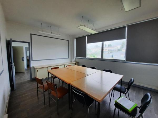 EGLETONS - Local industriel /commercial 3.000 m²