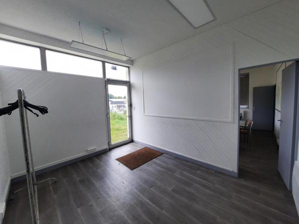 EGLETONS - Local industriel /commercial 3.000 m²