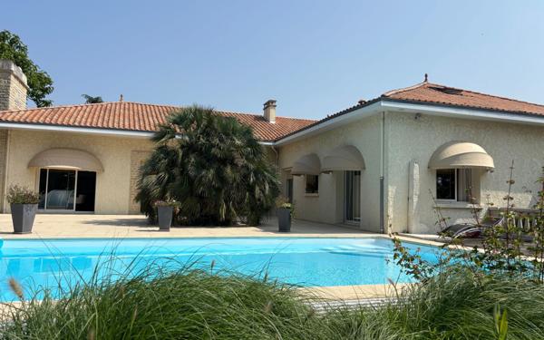 Maison à vendre    8 pièces •  Saint-Symphorien