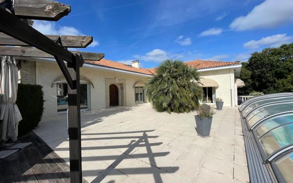 Maison à vendre    8 pièces •  Saint-Symphorien