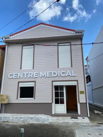 Local professionnel 35 m2 Le Lamentin