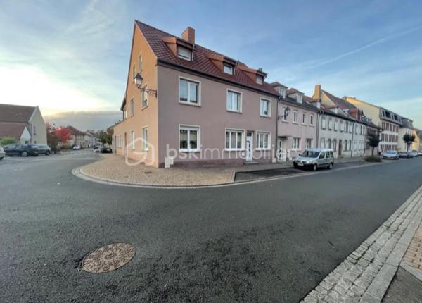 Appartement lumineux de 71,65 m², situé au 2ᵉ étage d’un immeuble, entièrement refait à neuf.

Il offre de beaux volumes, une disposition fonctionnelle et des prestations modernes.

Le logement est équipé d’un chauffage au gaz et ne nécessite aucun travaux. Idéal pour une résidence principale ou un investissement, il est prêt à être habité immédiatement. 

Proche des commodités et des transports.

📞 Plus d’informations sur demande