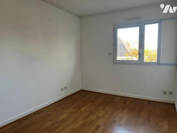 NANTES – TORTIERE Duplex traversant de 91,51 m² hab avec large balcon Sud.  garage 2 voitures