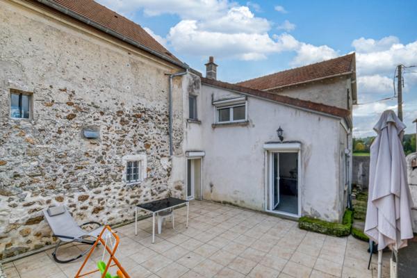 Christophe Michaudelle – EXLUSIVITE - CAPIFRANCE vous propose proche de LIZY SUR OURCQ à DHUISY : maison 4 chambres - 6 pièces - 141 m² - Terrasse et jardins - garage - pièce buanderie