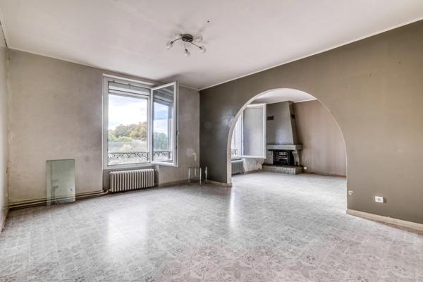 Christophe Michaudelle – EXLUSIVITE - CAPIFRANCE vous propose proche de LIZY SUR OURCQ à DHUISY : maison 4 chambres - 6 pièces - 141 m² - Terrasse et jardins - garage - pièce buanderie