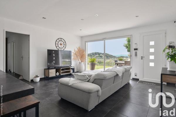 Maison 8 pièces de 261 m² à Roquevaire (13360)