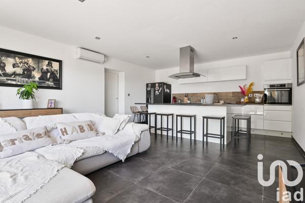 Maison 8 pièces de 261 m² à Roquevaire (13360)