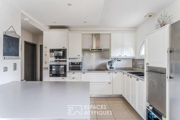 Maison familiale avec véranda et piscine