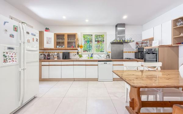 Maison à vendre    5 pièces • 150 m2 Saint-Paul-de-Vence