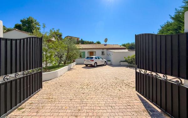 Maison à vendre    5 pièces • 150 m2 Saint-Paul-de-Vence