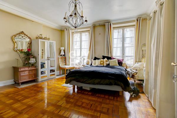 PARIS 9, SAINT-GEORGES, MARTYRS, 3 CHAMBRES, EN ÉTAGE, 95M²