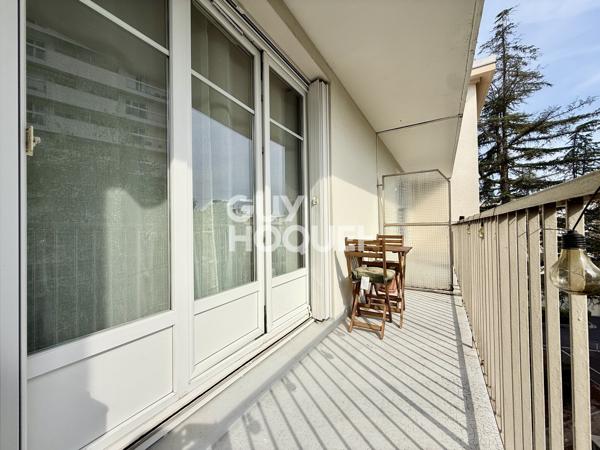 Appartement de type 3 avec balcon - Secteur Saint Rémi