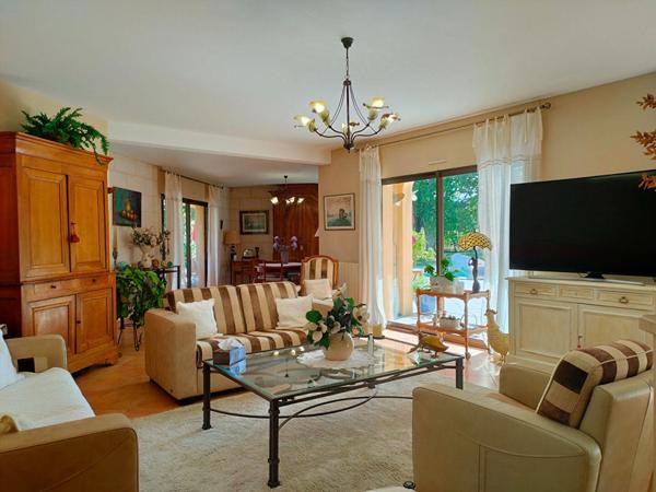 BELLE DEMEURE DE CHARME  - 236 M² - DOUBLE GARAGE - PISCINE - TERRAIN 4289 M²