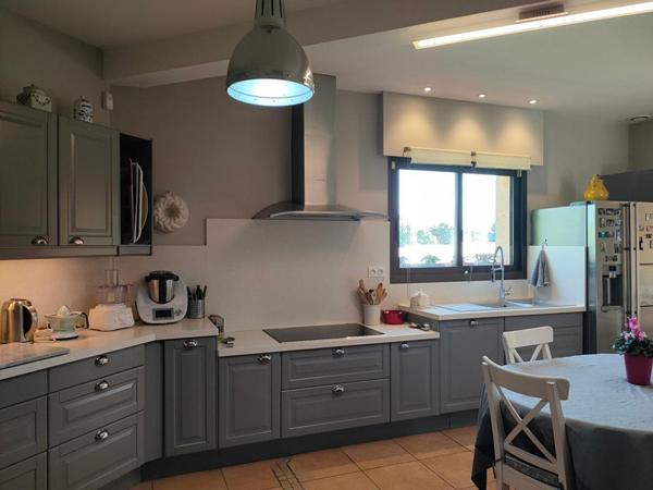 BELLE DEMEURE DE CHARME  - 236 M² - DOUBLE GARAGE - PISCINE - TERRAIN 4289 M²