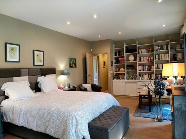 BELLE DEMEURE DE CHARME  - 236 M² - DOUBLE GARAGE - PISCINE - TERRAIN 4289 M²