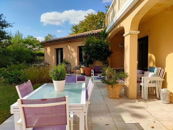BELLE DEMEURE DE CHARME  - 236 M² - DOUBLE GARAGE - PISCINE - TERRAIN 4289 M²