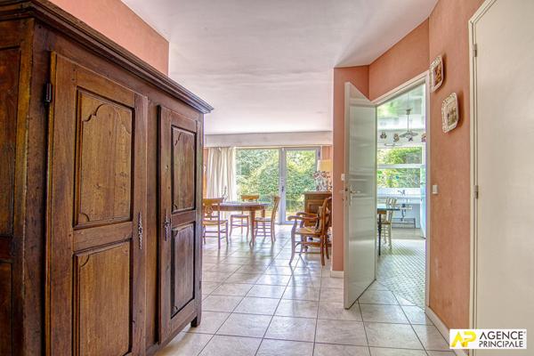Versailles Clagny Appartement 5 pièces 113 m² rez-de-jardin avec ascenseur, cave et parking et box en sous-sol 610 000 € **  - Référence  28752