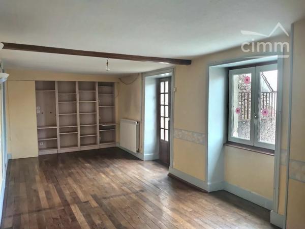 Moins de 150 000 € pour :