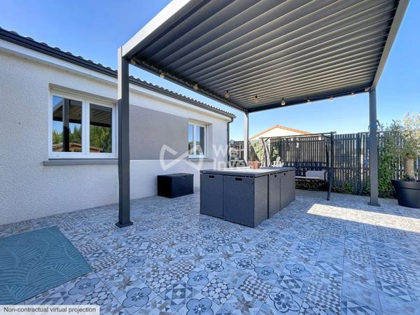 Villa récente de type 5 avec pergola et jardin.