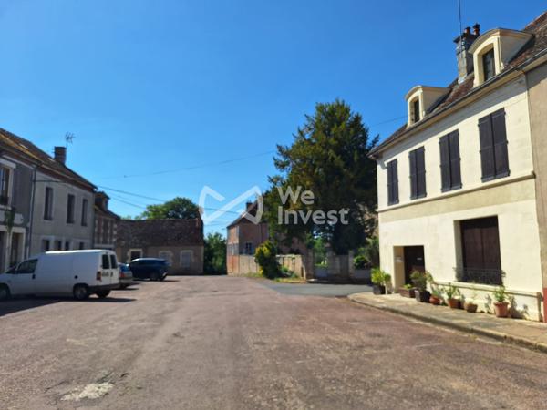 Maison familiale de caractère de 212 m² avec jardin, dépendance de 60 m² et combles aménageables de 100 m²– Entrains-sur-Nohain (Nièvre)