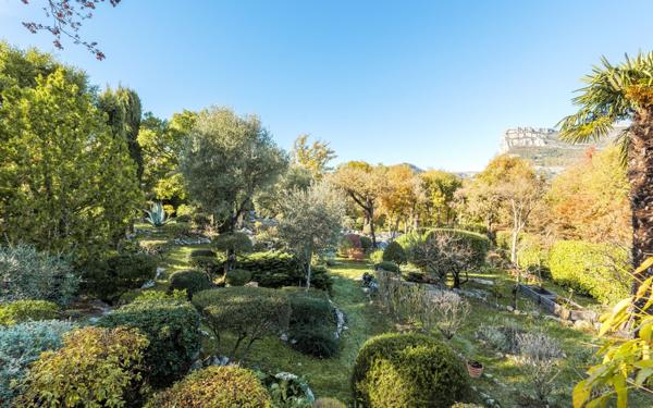 Maison à vendre    4 pièces • 160 m2 La Gaude