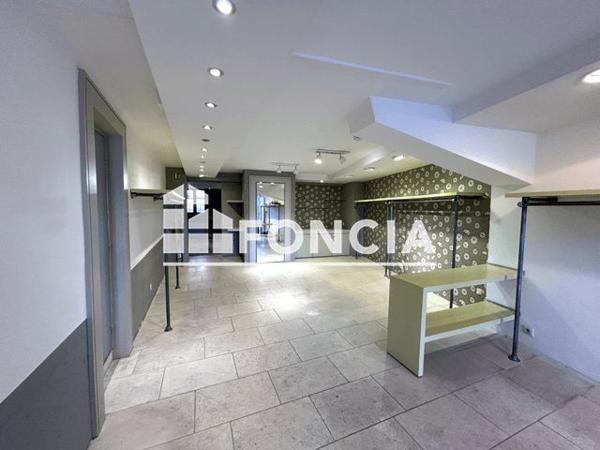 À vendre Local commercial 80 m² - Uzès 30700