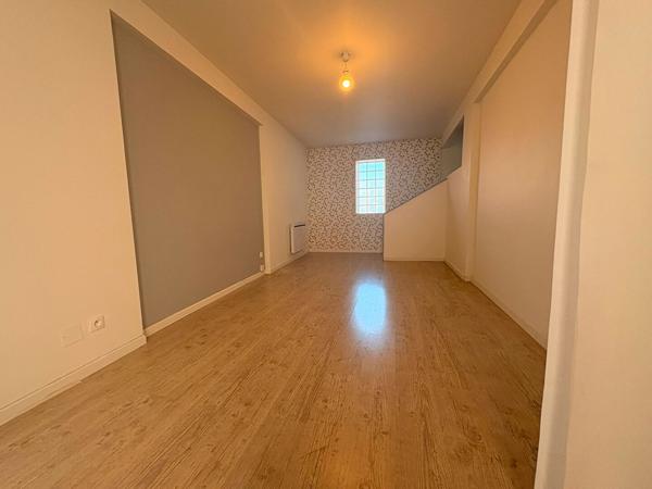 A LOUER MAISON 82m² MENUCOURT