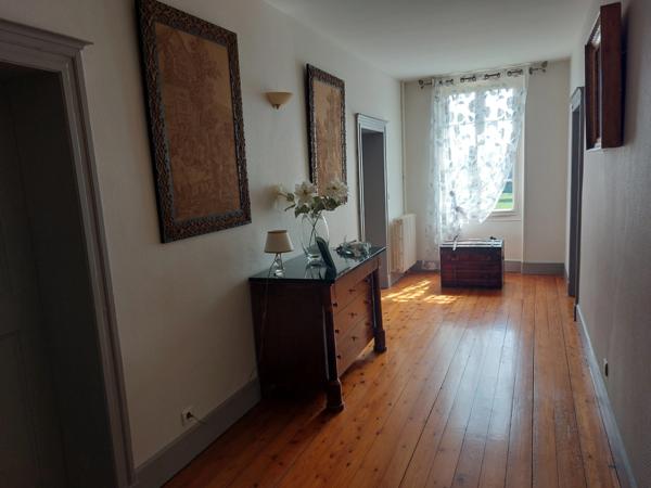 MAISON DE MAITRE AVEC PARC DE 5000M² DEPENDANCES ET DEUX PIGEONNIERS