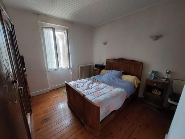 MAISON DE MAITRE AVEC PARC DE 5000M² DEPENDANCES ET DEUX PIGEONNIERS