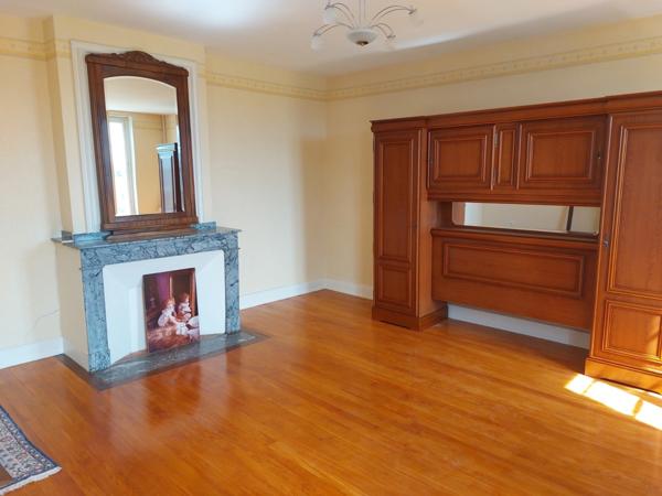 MAISON DE MAITRE AVEC PARC DE 5000M² DEPENDANCES ET DEUX PIGEONNIERS