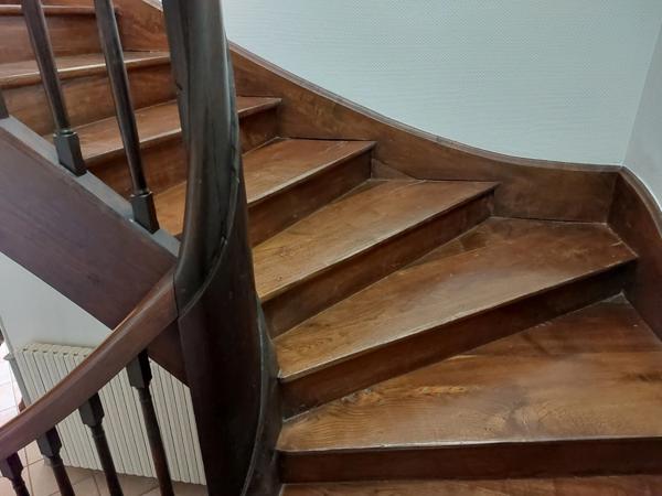 MAISON DE MAITRE AVEC PARC DE 5000M² DEPENDANCES ET DEUX PIGEONNIERS