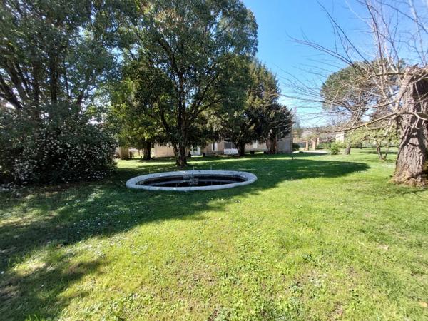 MAISON DE MAITRE AVEC PARC DE 5000M² DEPENDANCES ET DEUX PIGEONNIERS