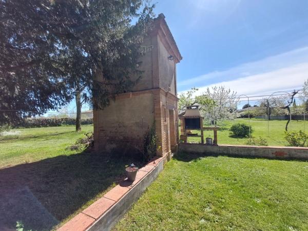 MAISON DE MAITRE AVEC PARC DE 5000M² DEPENDANCES ET DEUX PIGEONNIERS