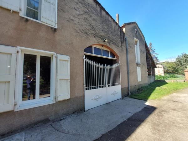 MAISON DE MAITRE AVEC PARC DE 5000M² DEPENDANCES ET DEUX PIGEONNIERS