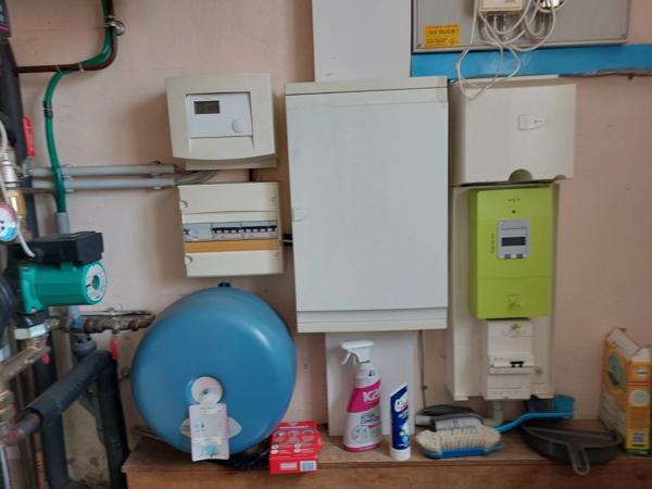 MAISON DE MAITRE AVEC PARC DE 5000M² DEPENDANCES ET DEUX PIGEONNIERS