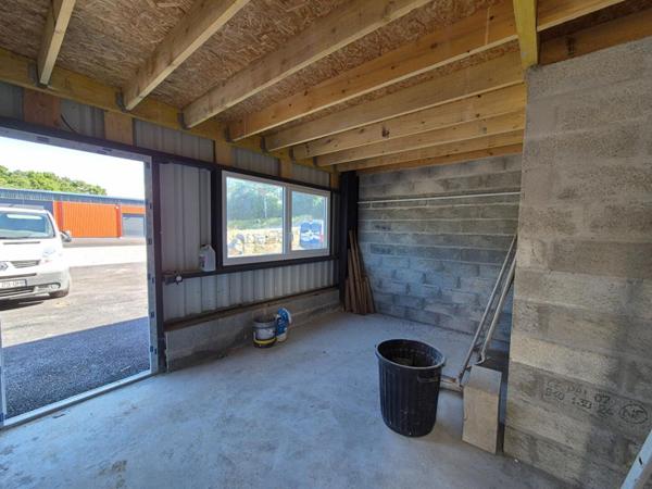 LORIENT NORD, CLEGUER - ENTREPOT, LOCAL D'ACTIVITE 195 m²