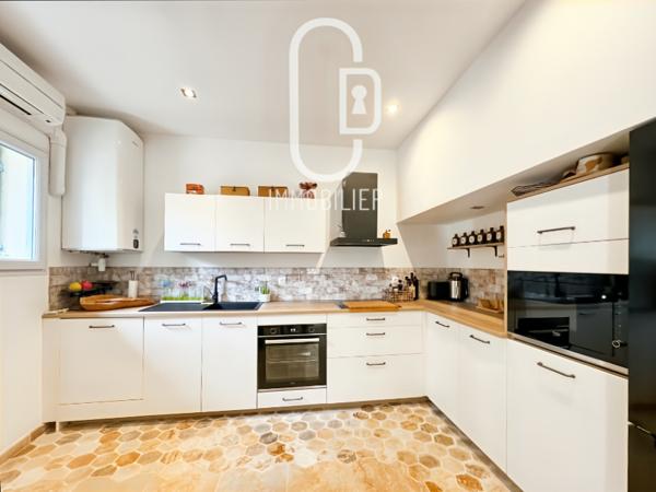 MAISON MEUBLEE T3 VILLAGE DE VENTABREN 67 M2 HABITABLES - 84 m2 AU SOL