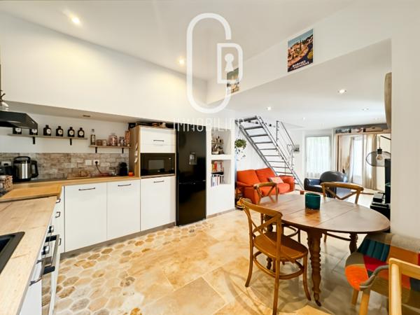 MAISON MEUBLEE T3 VILLAGE DE VENTABREN 67 M2 HABITABLES - 84 m2 AU SOL