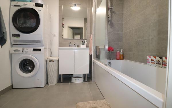 Appartement à vendre    4 pièces • 84,36 m2 Aubagne