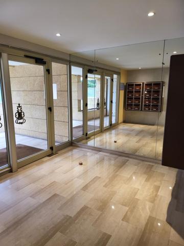 Villeneuve loubet à 200m des Plages, studio au calme absolu, toutes commodités, la marina des baie des anges à pieds ainsi que accès routiers et gare.