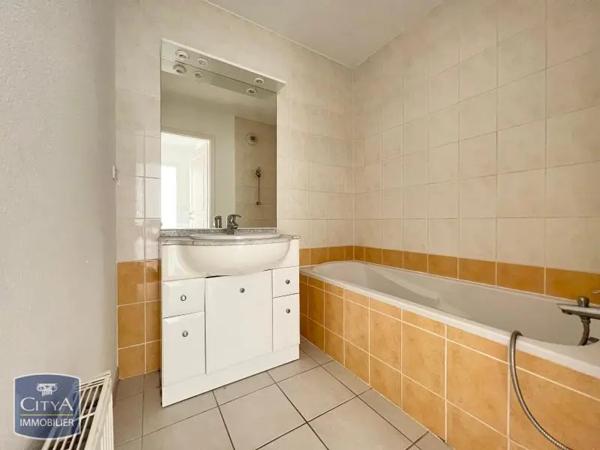 Appartement à louer 2 pièces 47m² Tomblaine (54510)