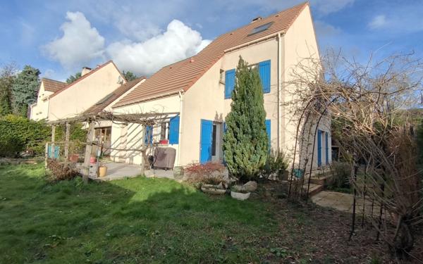 Maison à vendre    6 pièces •  Courcouronnes