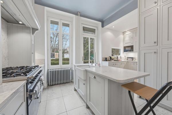 Vente Maison de luxe Divonne-les-Bains 9 Pièces 370 m²